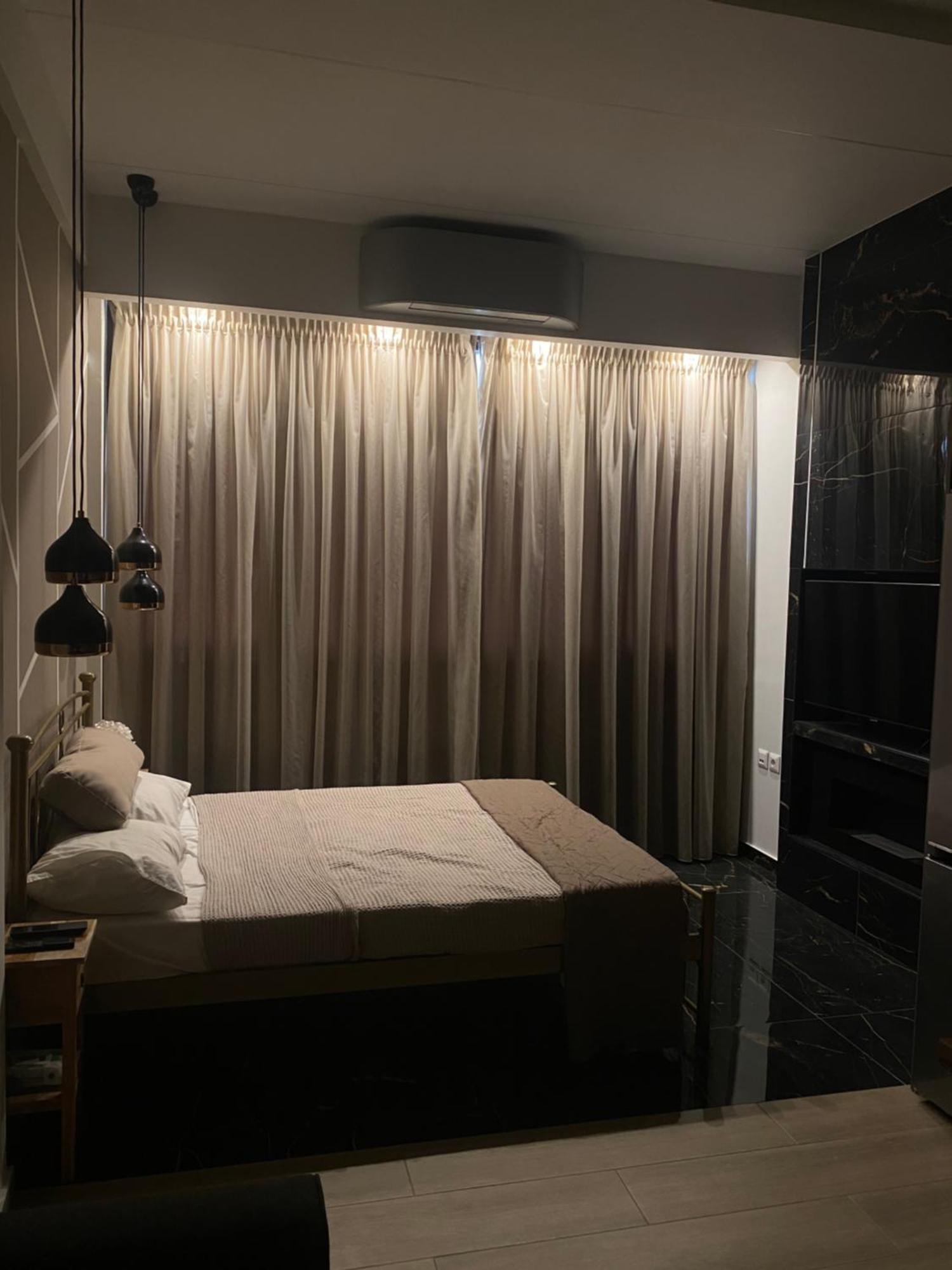 Condo Next To Metro St Athens! Bagian luar foto